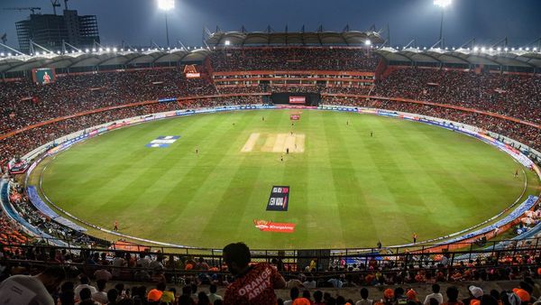IPL 2026 SRH vs KKR: Hyderabad Police Issue Traffic Curbs, Alternate Routes Suggested For Uppal Stadium Match