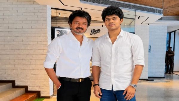 Is This Photo of Vijay With Son Jason Sanjay - Real or Fake? Netizens Wonder