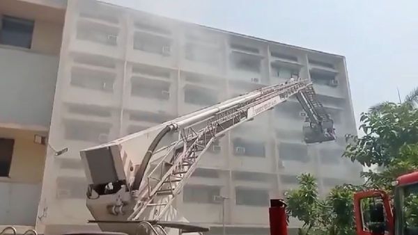 Delhi Fire: Fire Tenders Douse Massive Fire At School of Planning Building In ITO Area