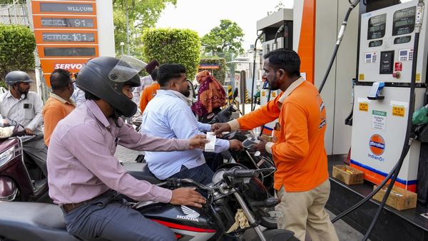 Why Petrol, Diesel Prices May Not Drop Despite Falling Oil Rates & How Much Loss India Suffered During War?