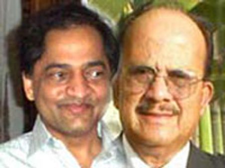 ಅಕ್ಕ ಇಬ್ಭಾಗ, ಓ ಅಮೆರಿಕನ್ನಡಿಗ!