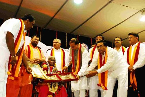 ಸಾಲುಮರದ ತಿಮ್ಮಕ್ಕನಿಗೆ ಕರವೇಆತ್ಮೀಯ ಸನ್ಮಾನ