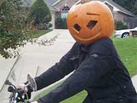 ನೈಜೀರಿಯಾದಲ್ಲಿ ಹೆಲ್ಮೆಟ್ ರಾಮಾಯಣ!