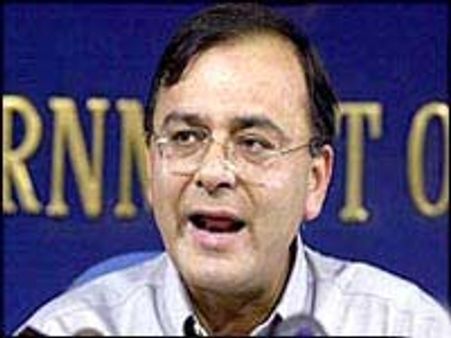 ರಾಜನಾಥ್ ವಿರುದ್ಧ ಜೈಟ್ಲಿ ಮುನಿಸು, ಸಭೆಗೆ ಗೈರು