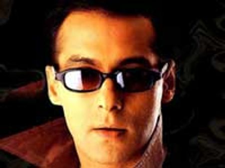 ಬಿಜೆಪಿ, ಕಾಂಗ್ರೆಸ್ ಗೆ ಜೈ ಎಂದ ಸಲ್ಲೂ