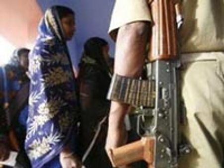 ಮತದಾನ : ನಕ್ಸಲರ ಅಟ್ಟಹಾಸಕ್ಕೆ 17 ಸಾವು