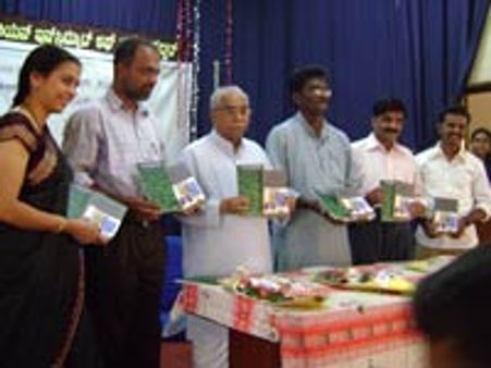 ಪುಸ್ತಕ ಬಿಡುಗಡೆ ನೆವದಲ್ಲಿ ಸಾಹಿತ್ಯ 'ಸಂ'ವಾದ