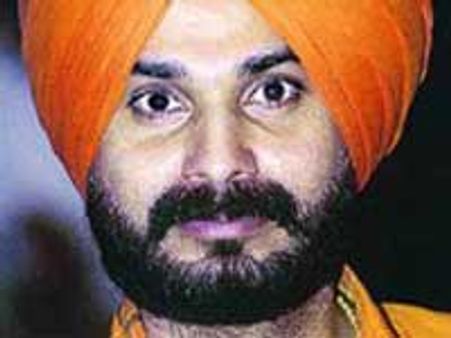 ಸಿಧುಗೆ ಹ್ಯಾಟ್ರಿಕ್, ಅಜರ್ ಗೆ ಪ್ರಥಮ ಚುಂಬನ