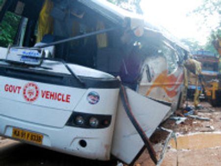 ಬೆಳ್ತಂಗಡಿ ಬಳಿ ಬಸ್ ಲಾರಿ ಡಿಕ್ಕಿ, 5 ಸಾವು