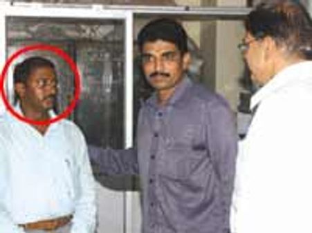 ಶಿವಮೊಗ್ಗ ರೆವಿನ್ಯೂ ಇನ್ಸ್‌ಪೆಕ್ಟರ್ ಲೋಕಾಯುಕ್ತರ ಬಲೆಗೆ