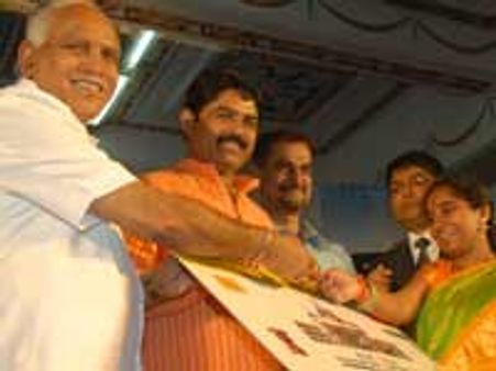 ಸ್ಮಾರ್ಟ್ ಕಾರ್ಡ್ ಯೋಜನೆಗೆ ಸಿಎಂ ಚಾಲನೆ