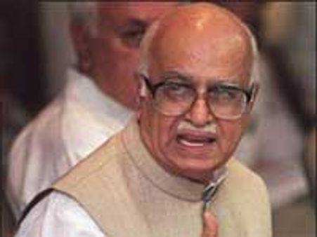 ಎಲೆಕ್ಟ್ರಾನಿಕ್ ಮತಯಂತ್ರ ನಿಷೇಧಿಸಿ : ಅಡ್ವಾಣಿ