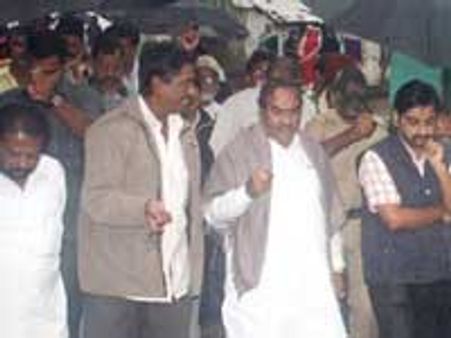 ನೆರೆ ಹಾವಳಿಗೀಡಾದ ಪ್ರದೇಶಗಳಿಗೆ ಈಶ್ವರಪ್ಪ ಭೇಟಿ