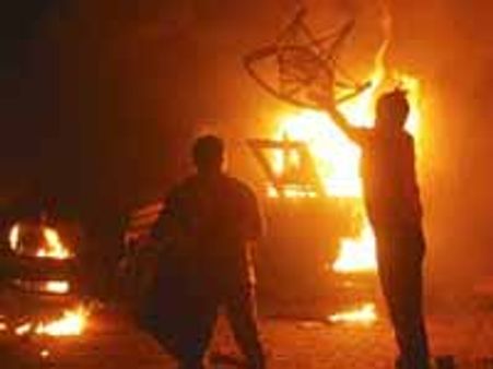 ಬೆಂಕಿಯಿಟ್ಟ ಸಂಸದನಿಗೆ 'ಸಕ್ಕರೆ' ಕೊಟ್ಟ ಮಾಯಾ