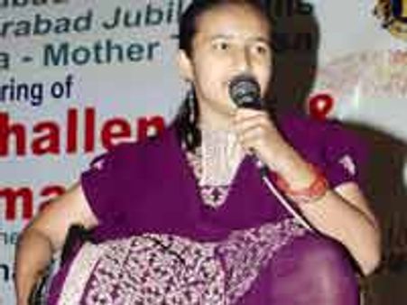 ರಶ್ಮಿ ಔರಸಂಗ : ಕಾಲಿಲ್ಲ; ಆದರೂ ನೃತ್ಯ ಕಲಾವಿದೆ!