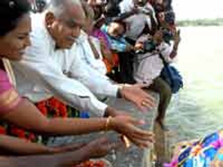 ಕೆಆರ್ಎಸ್ ಗೆ ಶೋಭಾ, ಸಿಎಂ ಬಾಗಿನ ಅರ್ಪಣೆ