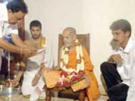 ಪ್ರಿಯಕೃಷ್ಣಗೆ ಜೈಹೋ, ಪೇಜಾವರ ಶ್ರೀ