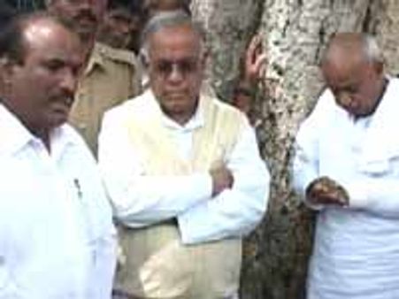 ರಾಮನಗರದಲ್ಲಿ ದೇವೇಗೌಡರ ಬಿರುಸಿನ ಪ್ರಚಾರ