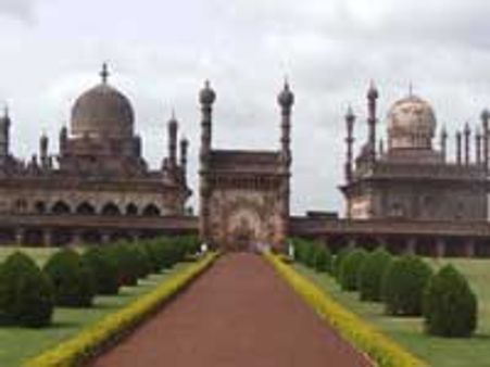 ದಕ್ಷಿಣ ಭಾರತದ ತಾಜ್ ಮಹಲ್ ಇಬ್ರಾಹಿಂ ರೋಝಾ