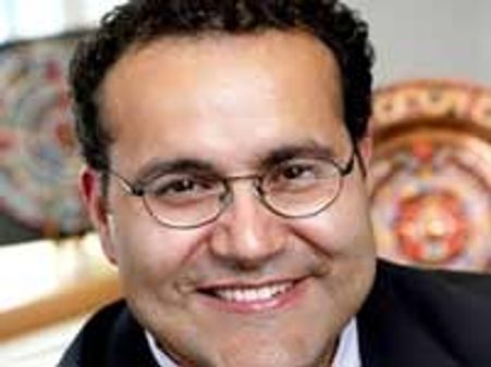 ಮೆದುಳು ಶಸ್ತ್ರಚಿಕಿತ್ಸಾ ತಜ್ಞ ಆಲ್‌ಫ್ರೆಡೋ ಕ್ವಿನಾನ್ಸ್