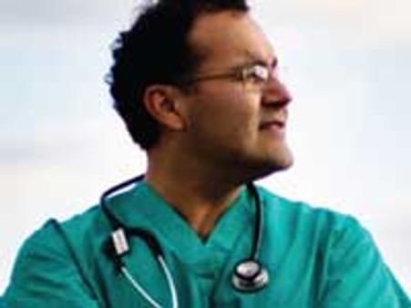 ಮೆದುಳು ಶಸ್ತ್ರಚಿಕಿತ್ಸಾ ತಜ್ಞ ಆಲ್‌ಫ್ರೆಡೋ ಕ್ವಿನಾನ್ಸ್