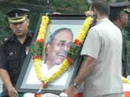 ಪಂಚಭೂತಗಳಲ್ಲಿ ವೈಎಸ್ಆರ್ ಲೀನ