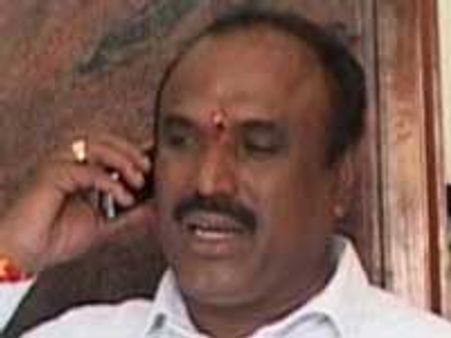 ಸಿಕ್ಕವರ ಹೆಸರಿನಲ್ಲಿ ಪ್ರಮಾಣವಚನ ಏಕೆ ?