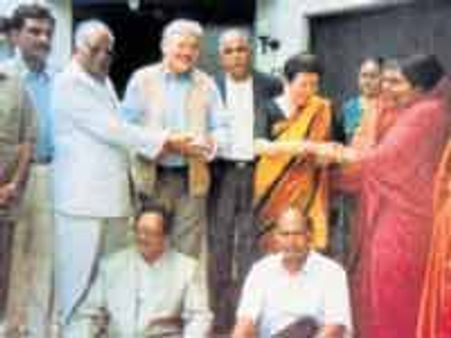 ನೇತಾಜಿ ಕುಟುಂಬ ಕಥೆ ;ಹೆಗಡೆ ಸುಳ್ಳಿನ ಕಂತೆ