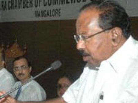 ಶೀಘ್ರದಲ್ಲೇ ವಾಣಿಜ್ಯ ನ್ಯಾಯಾಲಯಗಳು : ಮೊಯ್ಲಿ