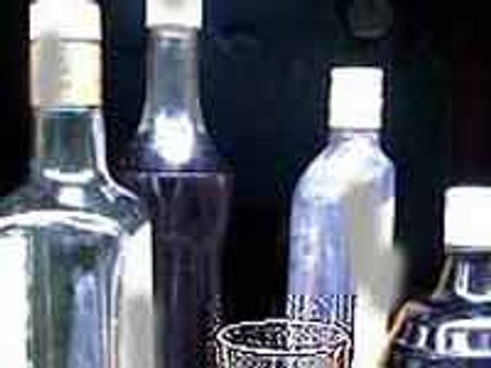 ಚನ್ನಪಟ್ಟಣದಲಿ ಕಲಬೆರಕೆ ಮದಿರೆಯ ಹೊಳೆ!