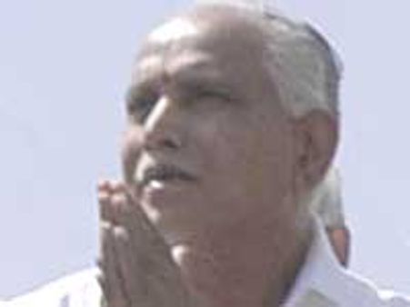 ಸ೦ತ್ರಸ್ತರಿಗಾಗಿ ಸಿಎಂ ಪಾದಯಾತ್ರೆ