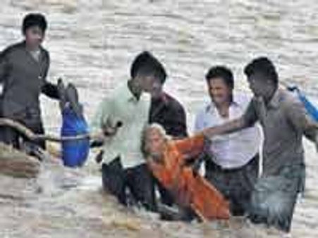 ಪ್ರವಾಹ ಪೀಡಿತರ ಕಣ್ಣೀರಿಗೆ ಕೇಂದ್ರದ ತಣ್ಣೀರು