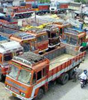 ಲಾರಿ ಮಾಲೀಕರೆ ಸಹಕರಿಸಿ : ಯಡಿಯೂರಪ್ಪ