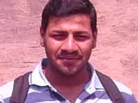 ದಟ್ಟಣೆ ಹೆಚ್ಚಿಸುತ್ತಿರುವ ರಸ್ತೆ ವಿಭಜಕಗಳು