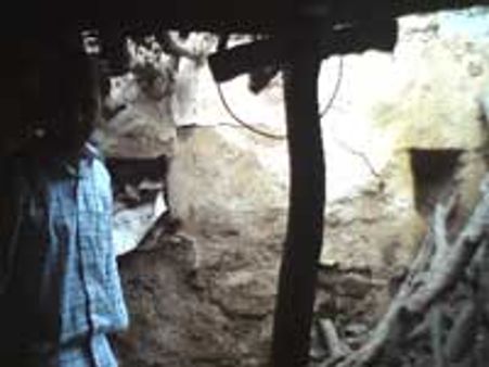 ರೊಕ್ಕ ಬ್ಯಾಡ್ರೋಯಪ್ಪ, ಸೂರು ಕಟ್ಟಿಸಿಕೊಡ್ರಿ!