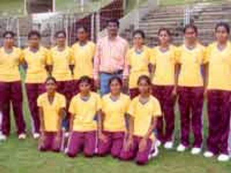 ರಾಜ್ಯ ಮಹಿಳಾ ತಂಡಕ್ಕೆ ಖೋಖೋ ಟ್ರೋಫಿ