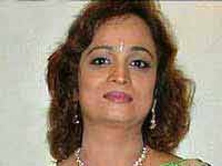 ಠಾಕ್ರೆಗೆ ಮುಖಭಂಗ , ಸೊಸೆ ಕಾಂಗ್ರೆಸ್ ಗೆ 'ಜೈ'