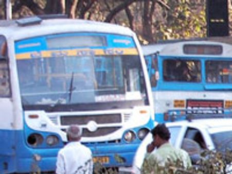 ಬಿಡದಿ ಬಳಿ ಬಿಎಂಟಿಸಿ ಬಸ್ ಪಲ್ಟಿ: 1 ಸಾವು