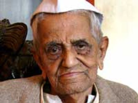 ಶತಾಯುಷಿ ತಿರಳೇಬೈಲ್ ಪಾಂಡುರಂಗ ಭಟ್ಟ