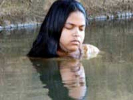 ತುಂಗಾನದಿಯಲ್ಲಿ ಮಾನಸಿಕ ಅಸ್ವಸ್ಥ ಬಾಲಕಿ