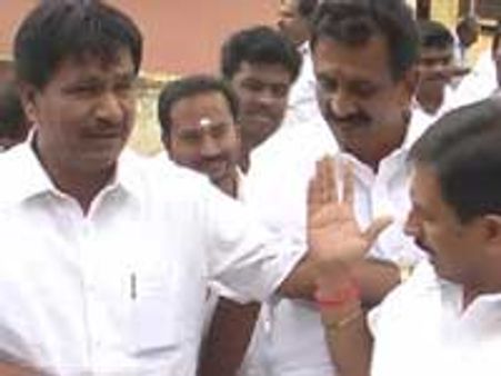 ಕಾಂಗ್ರೆಸ್ ಜೆಡಿಎಸ್ ವಿಚಿತ್ರ ನೆಂಟಸ್ತನ