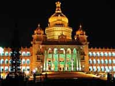 ನಾಯಿಗಳಂತೆ ಕಿತ್ತಾಡಿದ ನಮ್ಮ ಲೀಡರ್ಸ್, ಯಾರವರು?