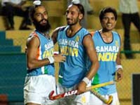 ಹಾಕಿ ಆಟಗಾರರಿಗೆ ಪೇಮೆಂಟ್ ಬಾಕಿ!