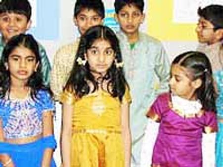 ಬೃಂದಾವನದಲಿ ಆಡುವನಾರೆ ಗೋಪಿಜನಪ್ರಿಯ