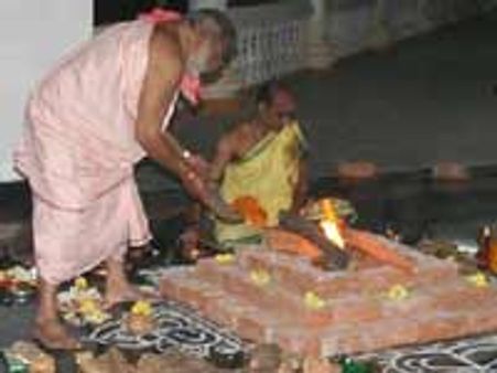 ದೆವ್ವದ ಕಾಟಕ್ಕೆ ಶಿವಮೊಗ್ಗ ಡಿಸಿ ಗಡಗಡ