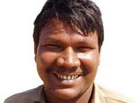 ಇಂಟರ್ ನೆಟ್ಟಿಗೆ ಢಿಕ್ಕಿ ಹೊಡೆದ ಆಟೋ