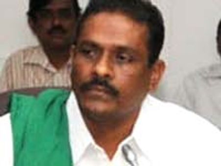 ನೈಸ್ ಗೌಡರ ಪಾಪದ ಕೂಸು : ರೈತರ ಆಕ್ರೋಶ