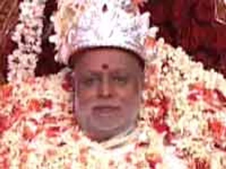 ಕೆಂಪೇಗೌಡ ಜಯಂತಿ ರಜೆಗೆ ಸ್ವಾಮೀಜಿ ವಕಾಲತ್ತು