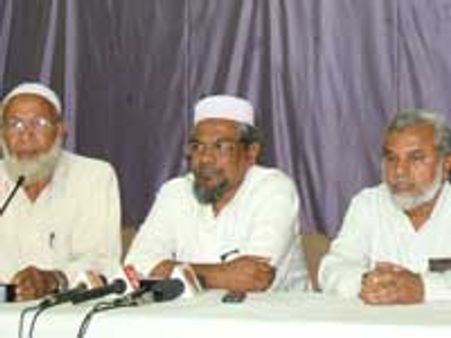 ನಮಗೆ ಹಿಂದೂ-ಮುಸ್ಲಿಂಗಿಂತ ಮನುಷ್ಯತ್ವ ಮುಖ್ಯ