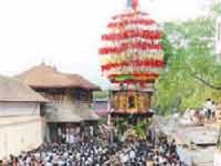 ಕೊಲ್ಲೂರು ರಥದ ಚಕ್ರಕ್ಕೆ ಭಕ್ತನ ಬಲಿ